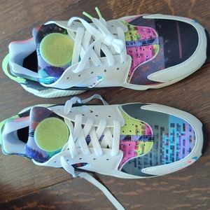 Nike Women's Air Huarache SE Shoes